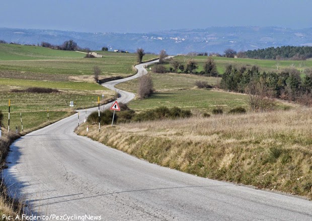 Porcarella (Poggio San Romualdo) da Gorgovivo-Serra San Quirico Tirrenoadriatico101