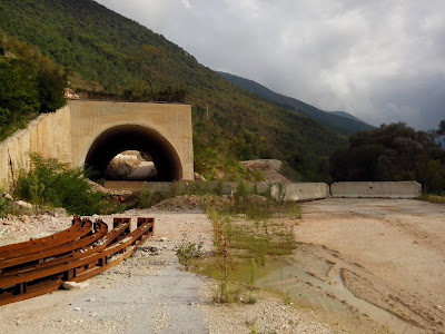 Castelletta e Porcarella. Quadrilatero, quanto ancora abuserai della nostra pazienza? 2014 10 03 16.22.42