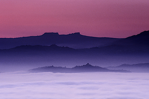 Monte Altavelio e Monte Osteriaccia da Mercatino Conca Panoramio 2545984 C Vater Gal