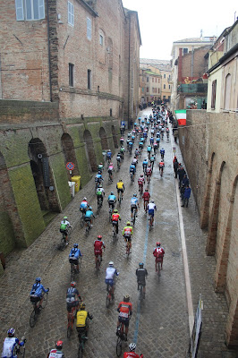 Indiani di Sassotetto e varia umanità. Schegge dalla Tirreno Adriatico 2018 IMG 8616