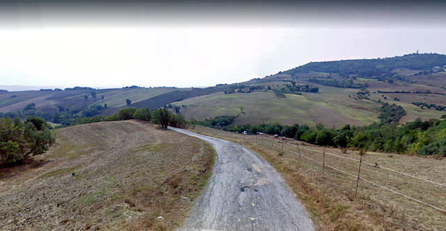 Becetta, Col della Croce e gli altri monti di Treia COLDELLA 001