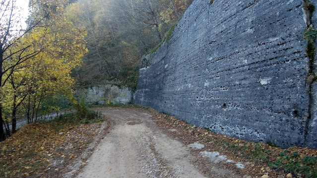 Monte Catria da Fonte Avellana - Le Scalette e la Croce P 20201109 110913