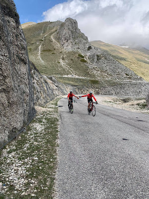 "Ciò che facciamo in salita, riecheggia nell'eternità" Ricognizione sul percorso della 6° tappa Giro d'Italia 2021 183453900 129379169236538 3293651440459695400 N