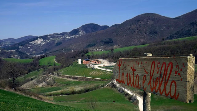 Collegiglioni - Monte Valmontagnana: la vita è bella La Vita E Bella Agriturismo 1