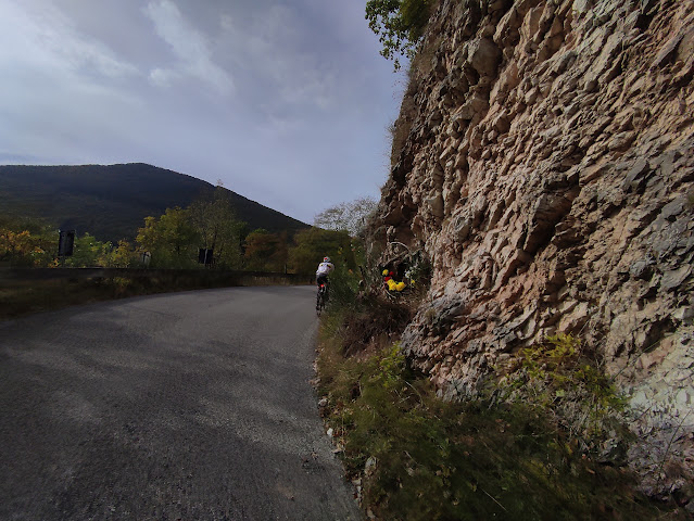 Monte Catria: post effimero sulla pedalabilità del Monte IMG 20231101 104441