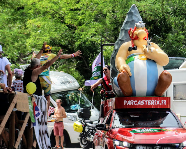Dietro la corsa - Il Tour de France in Italia Dietro la corsa – Il Tour de France in Italia