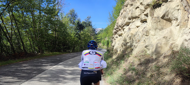 Forca di Presta, Valico Pescolle e Croce di Casale Sul Monte Propezzano, ai piedi della rupe della pieve di San Vito