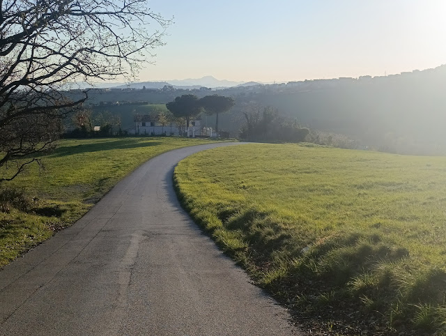 Massignano e Poggio - Muri e Paure del Monte Conero Massignano - Ancona