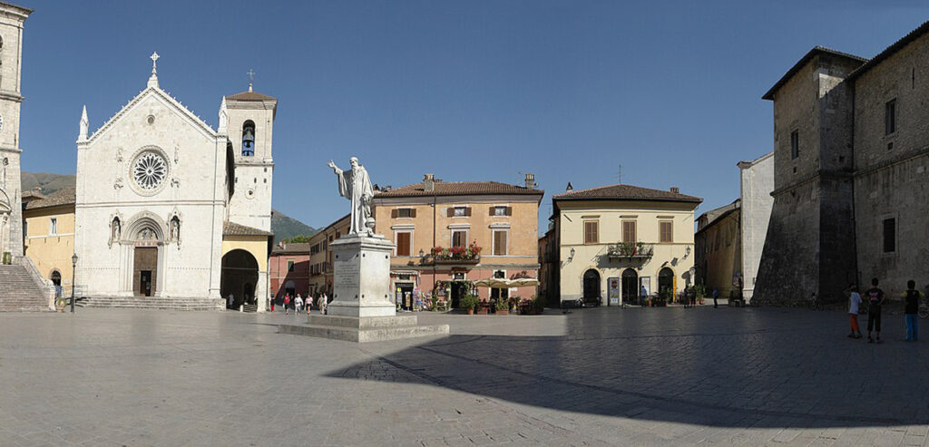 Forca Canapine da Norcia norcia piazza san benedetto